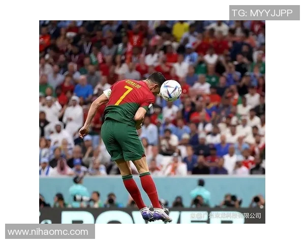 绿茵传奇：C罗上演帽子戏法，助力球队大胜对手